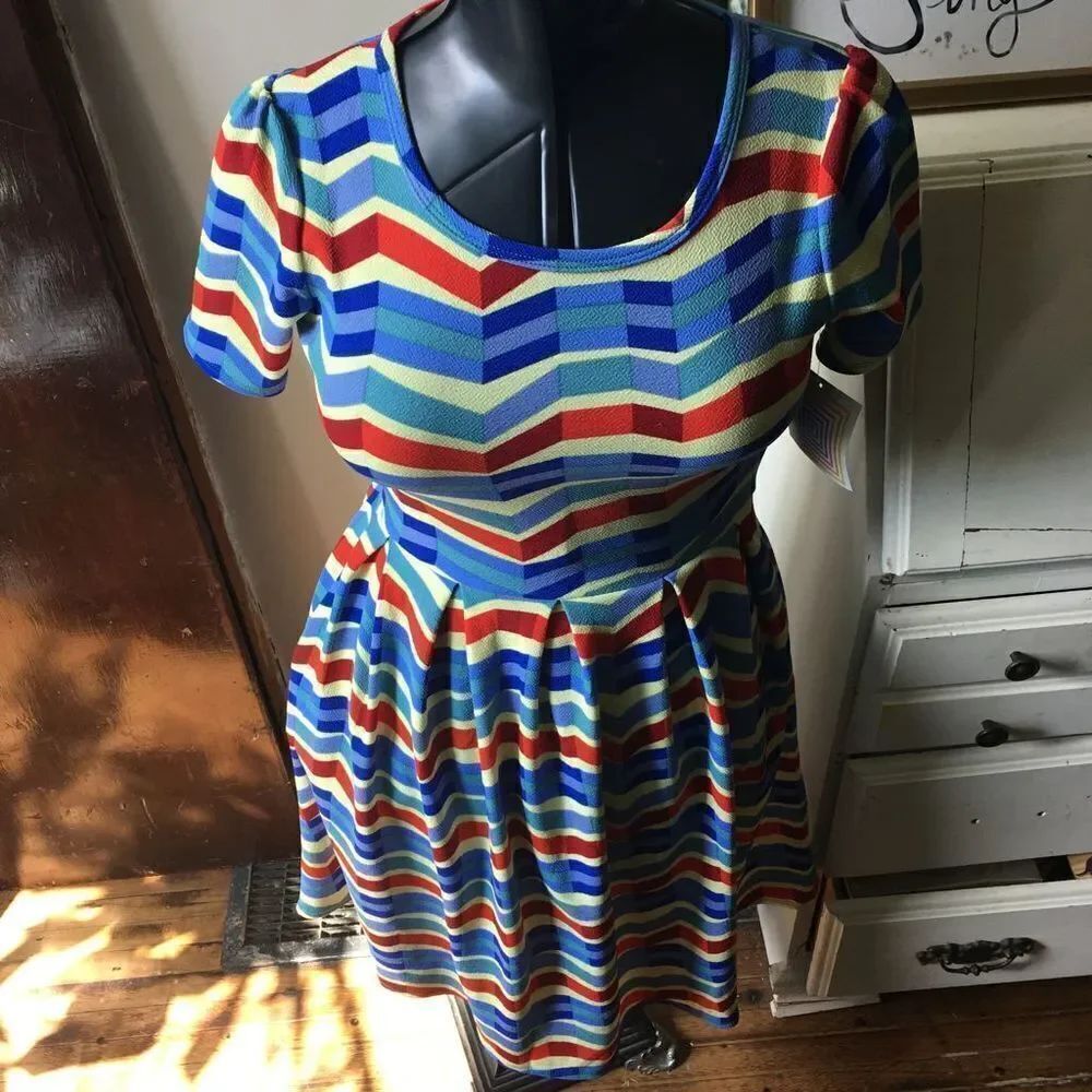 Lularoe XS red white and blue chevron Amelia dress